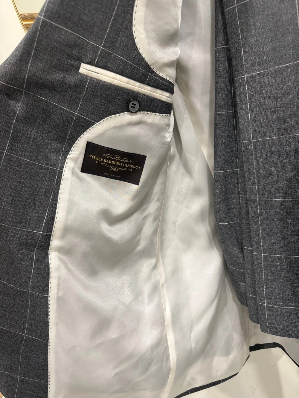 Suitsupply selling this
